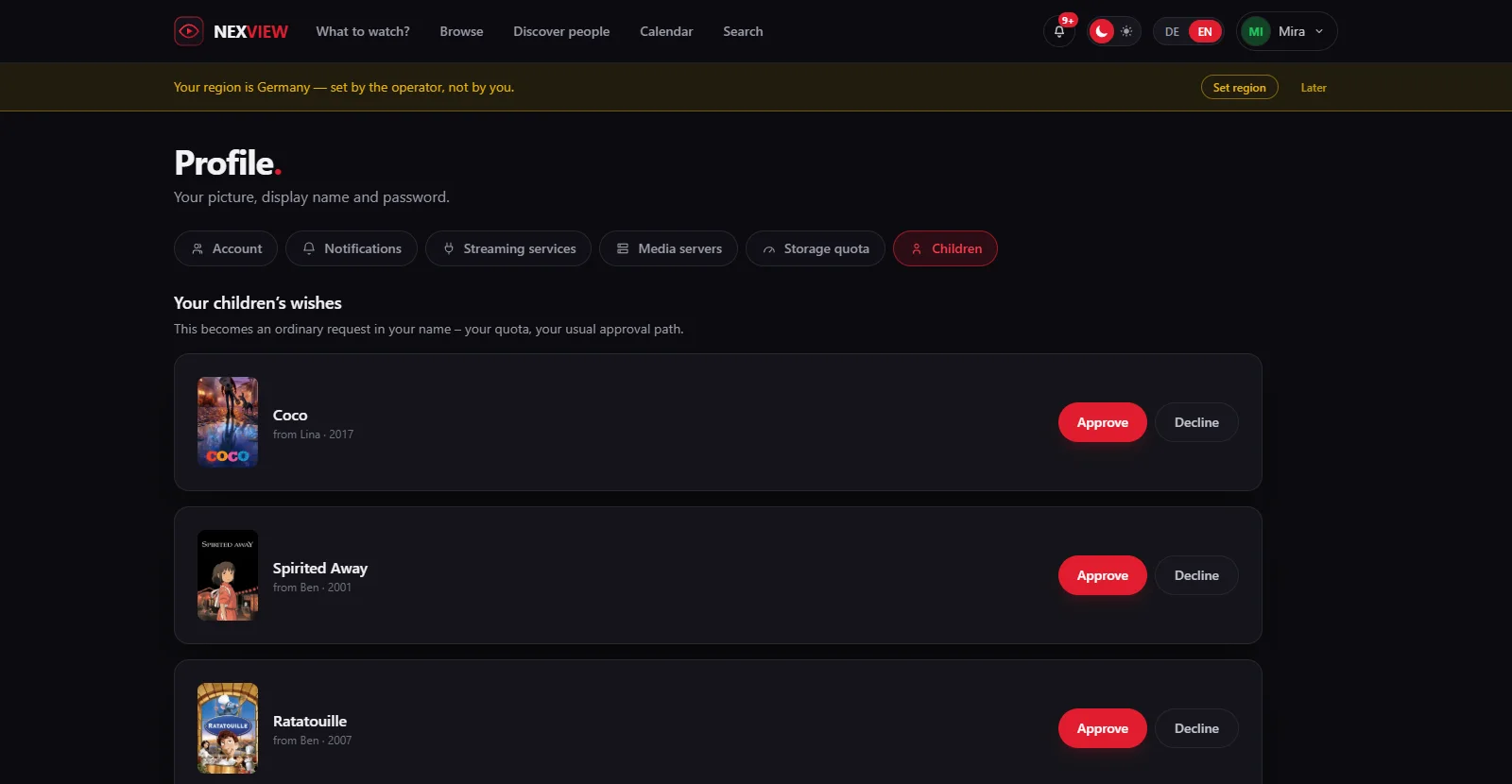 Screenshot: the „Children“ tab in the profile with the list „Your children's wishes“ — three entries with poster, title, origin („from Lina“, „from Ben“) and an approve and a decline button each